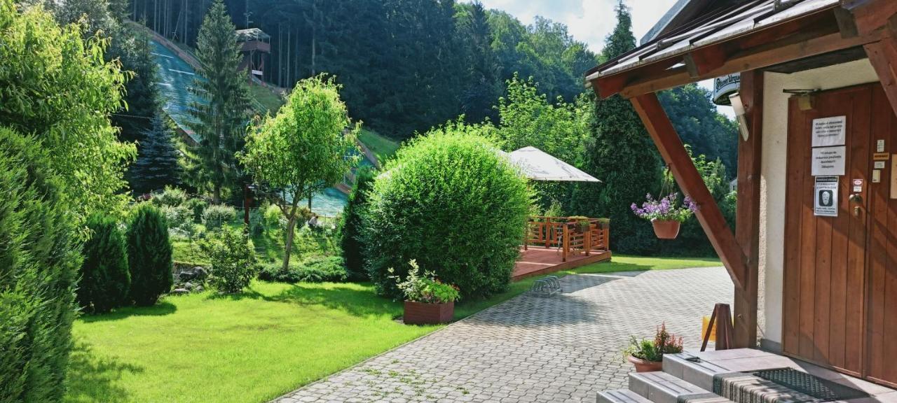 Rodinny "Hotel U Mustku" Desná Dış mekan fotoğraf