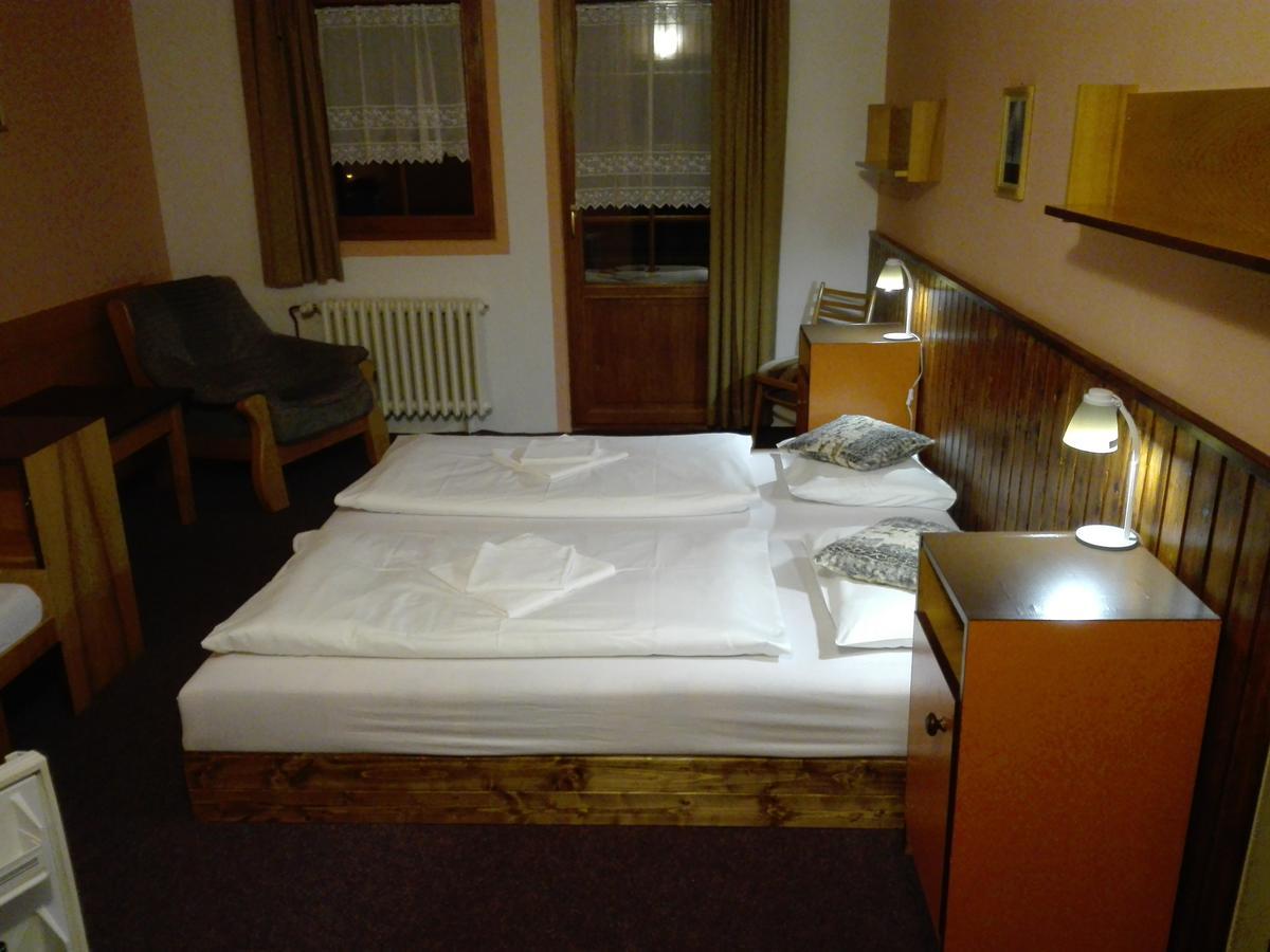 Rodinny "Hotel U Mustku" Desná Dış mekan fotoğraf
